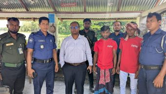 বাকেরগঞ্জে ডিসি রোড খেয়াঘাটে অতিরিক্ত ভাড়া আদায়, ভ্রাম্যমান আদালতের জরিমানা