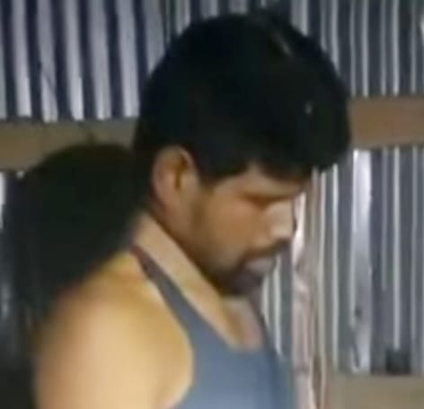 বাকেরগঞ্জে ঋণের টাকা পরিশোধে মাঠকর্মীর চাপে যুবকের আত্মহত্যা