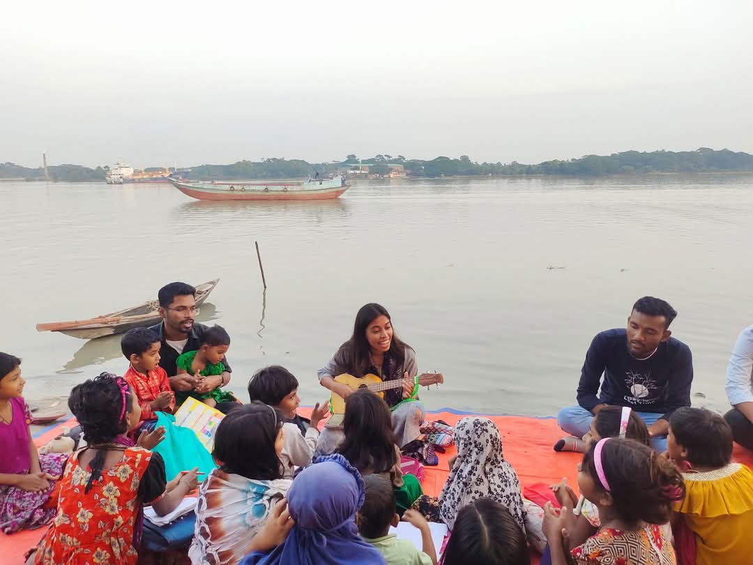 অধিকার বঞ্চিত শিক্ষার্থীদের ঝড়েপড়া ঠেকাতে ববি শিক্ষার্থীদের উদ্যোগ।