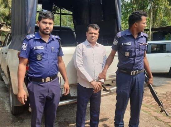 বরিশালের মেট্রিক পাশ ভুয়া ডাক্তার রেজাউলের ১ বছরের কারাদণ্ড। একাধিক গনমাধ্যমে সংবাদ প্রচারের পরে নড়ে চরে বসে প্রশাসন।