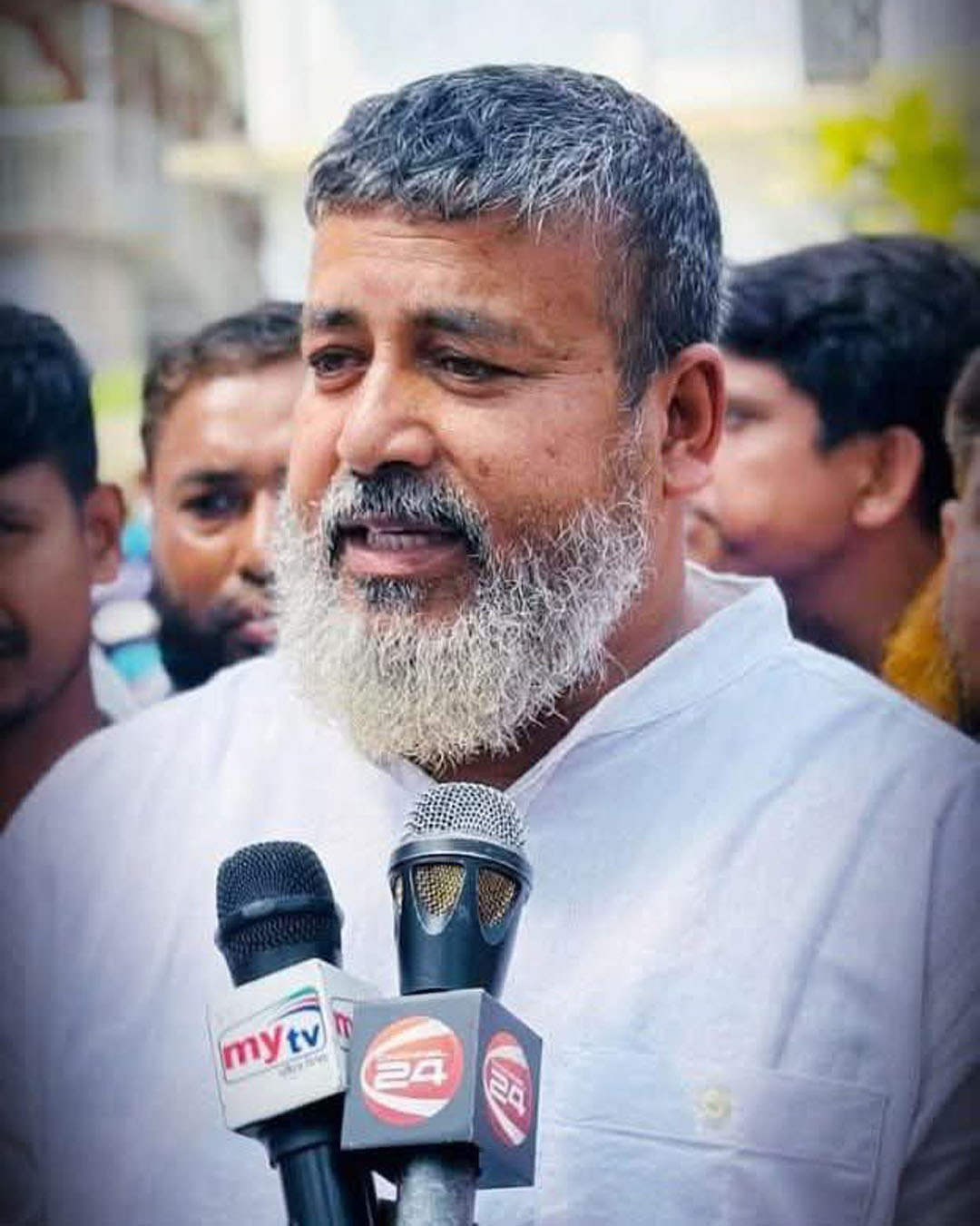 কেন্দ্রীয় স্বেচ্ছাসেবক দলের সভাপতি উপর হামলা মামলা : গোপালগঞ্জ জেলা শ্রমিক ইউনিয়নের সভাপতি গ্রেফতার