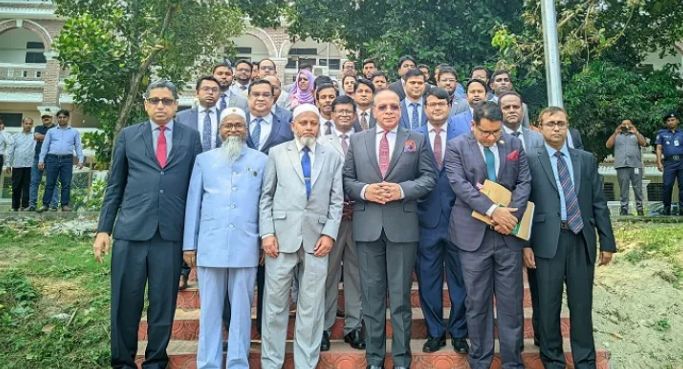 রংপুর জজ কোর্টের কার্যক্রম পরিদর্শন করেন প্রধান বিচারপতি