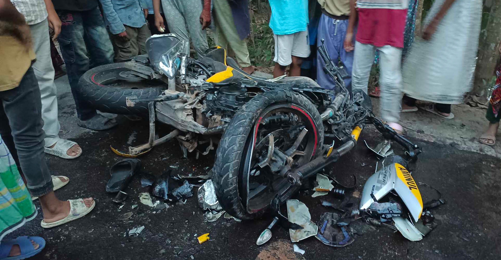 গোপালগঞ্জে মাহেন্দ্র-মোটর সাইকেল মুখোমিখ সংঘর্ষে নিহত-২, আহত-৭