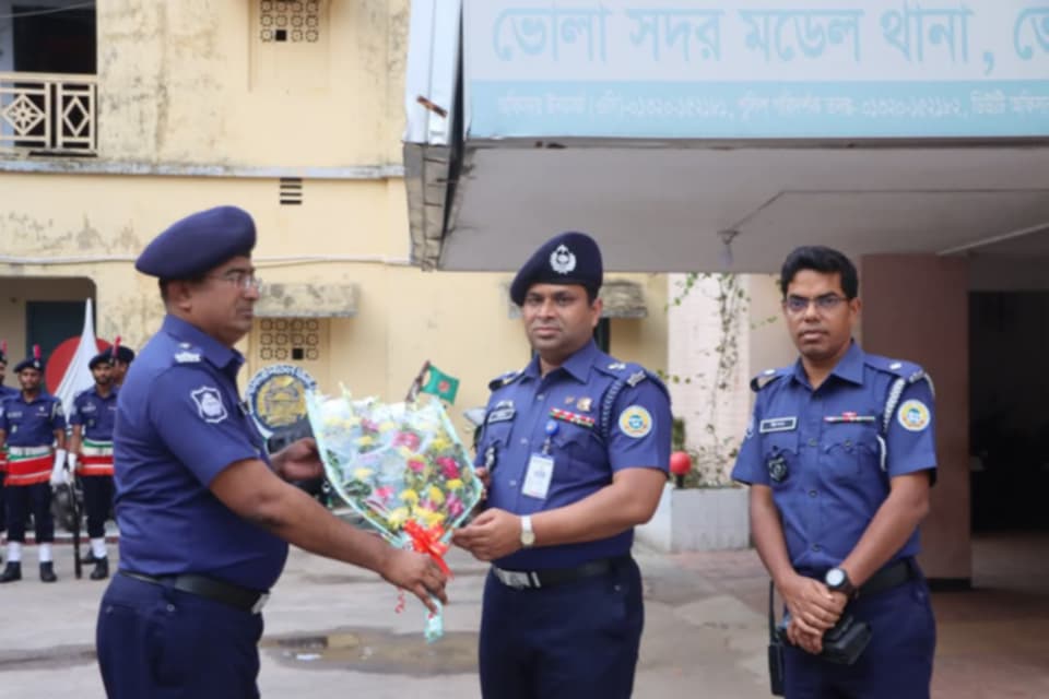 ভোলা সদর মডেল থানা বার্ষিক পরিদর্শন করলেন এসপি শরিফুল হক