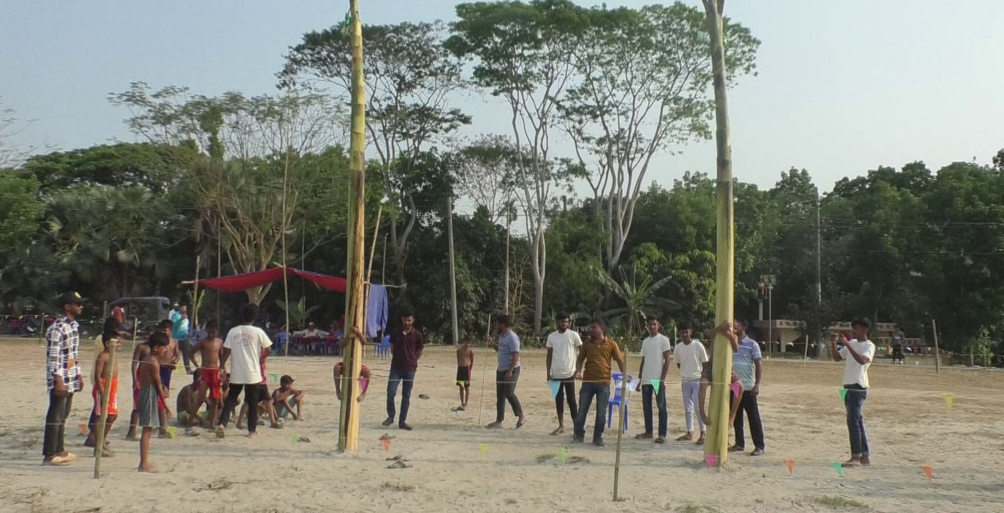 গোপালগঞ্জে অনুষ্ঠিত হয়েছে ঐতিহ্যবাহী গ্রামীণ খেলাধুলা প্রতিযোগিতা