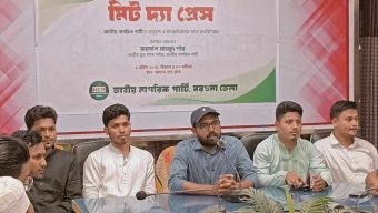 বিএনপি’র নেতাদের হাতে মার খাচ্ছে এনসিপি’র নেতাকর্মীরা