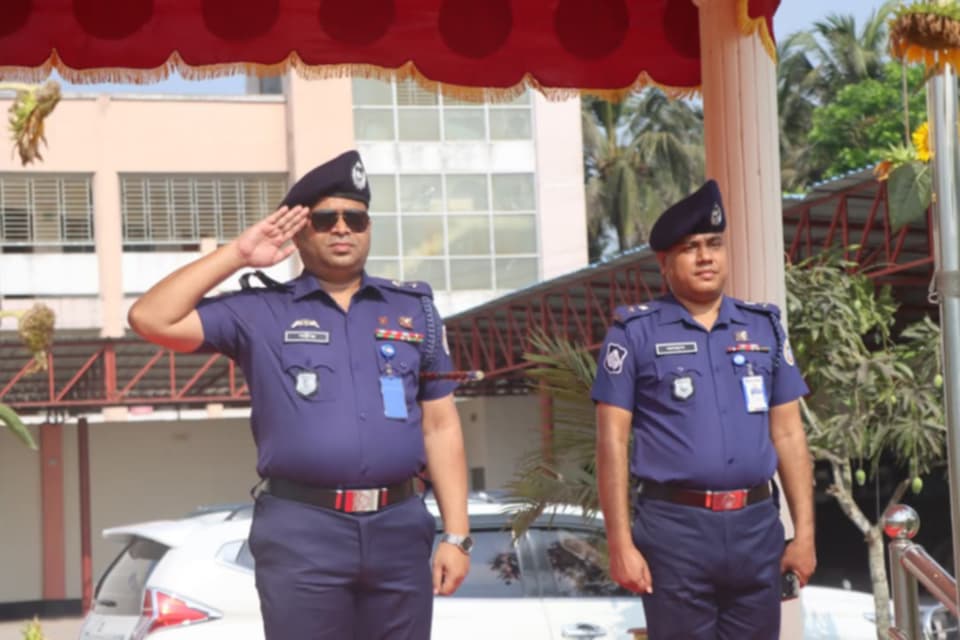 ভোলায় ভোলা জেলা পুলিশের মাস্টার প্যারেড অনুষ্ঠিত