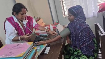 ঈদের দীর্ঘ ছুটিতেও মোল্লাহাটে পরিবার পরিকল্পনা বিভাগের সেবা অব্যাহত