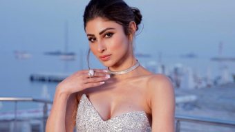 ভয়ংকর ঘটনায় মৌনী রায়