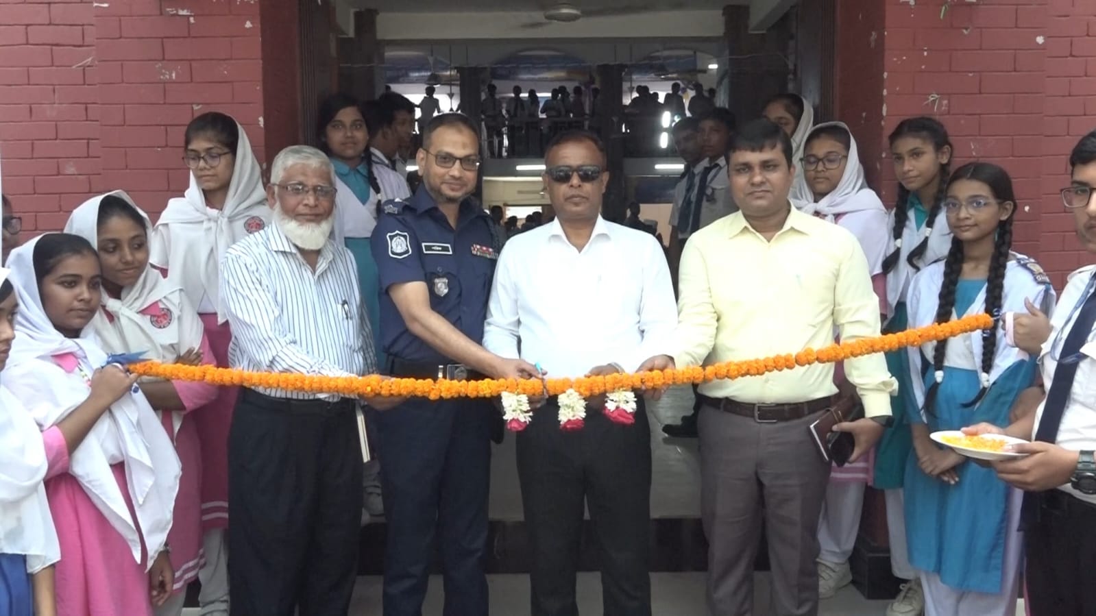 বরিশালে বিজ্ঞান মেলার উদ্বোধন