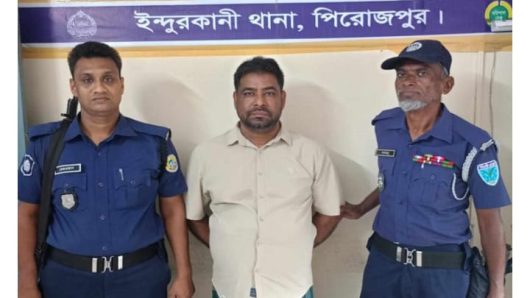 বিদেশ পাঠানোর কথা বলে প্রতারণার মামলায় ইন্দুরকানীতে ওয়ারেন্ট আসামী গ্রেফতার