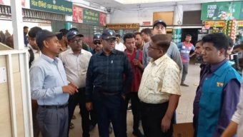 টিকিট কালোবাজারি ও অব্যবস্থাপনায় ক্ষোভ রংপুরের মানুষের রেলওয়ে স্টেশনে দুদকের অভিযান