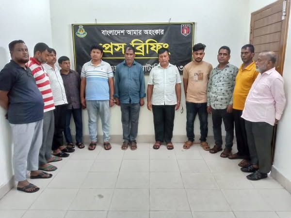 অজ্ঞান পার্টির ১১ সদস্যকে রংপুর থেকে আটক করেছে র‍্যাব-১৩