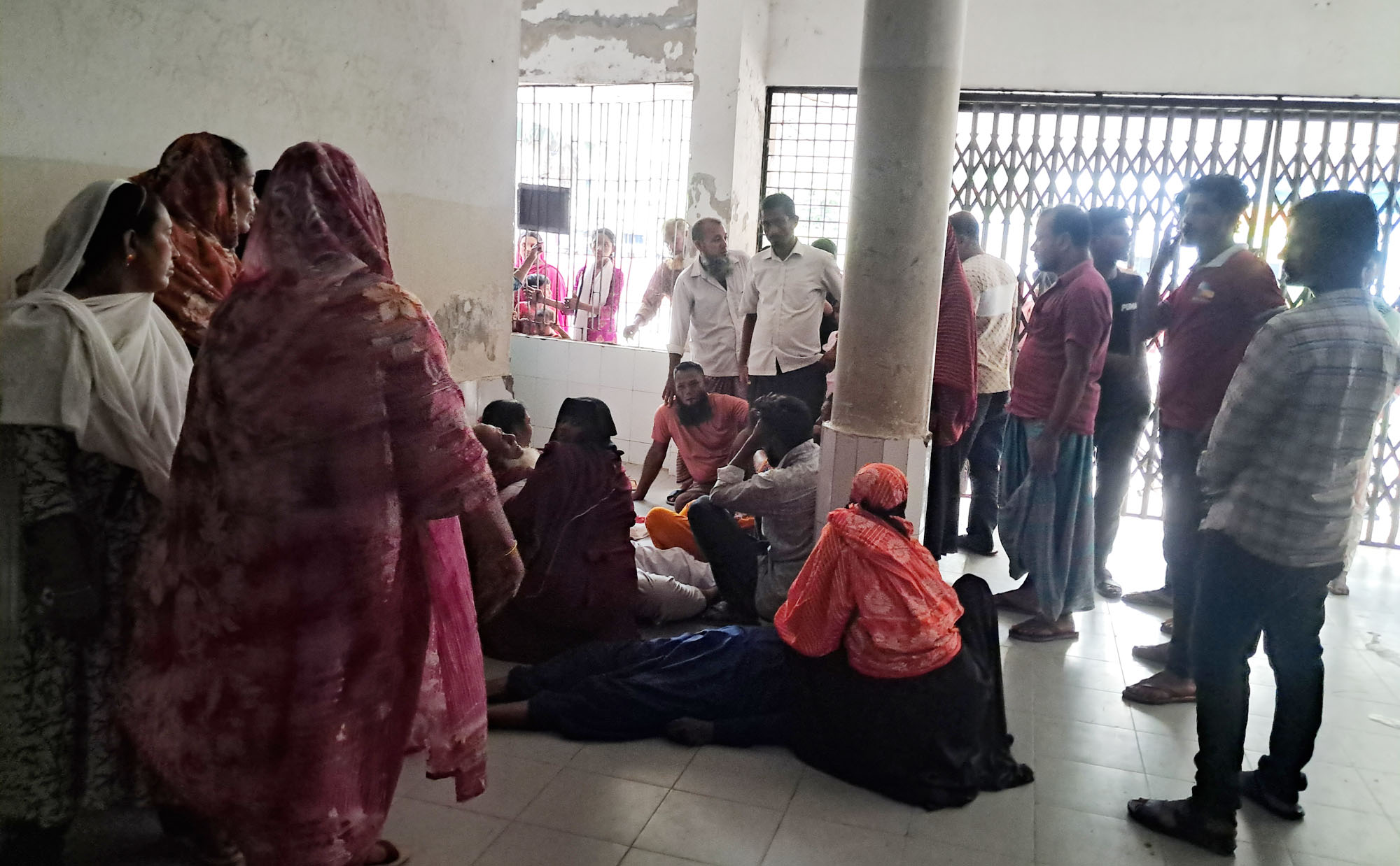 গোপালগঞ্জে তিন তলা ভবন থেকে নিচে পড়ে রাজমিস্ত্রী নিহত