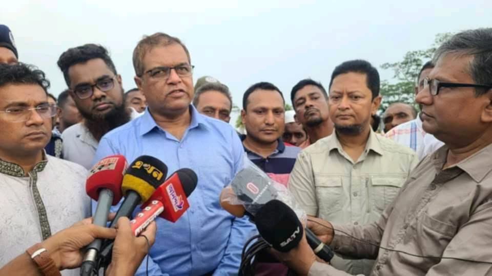 ভোলায় ঘূর্ণিঝড় শক্তির প্রভাবে বিভিন্ন গ্রাম প্লাবিত,১০৮টি বাড়িঘর বিধ্বস্ত,সাড়ে ৫২ হাজার পরিবার ক্ষতিগ্রস্ত