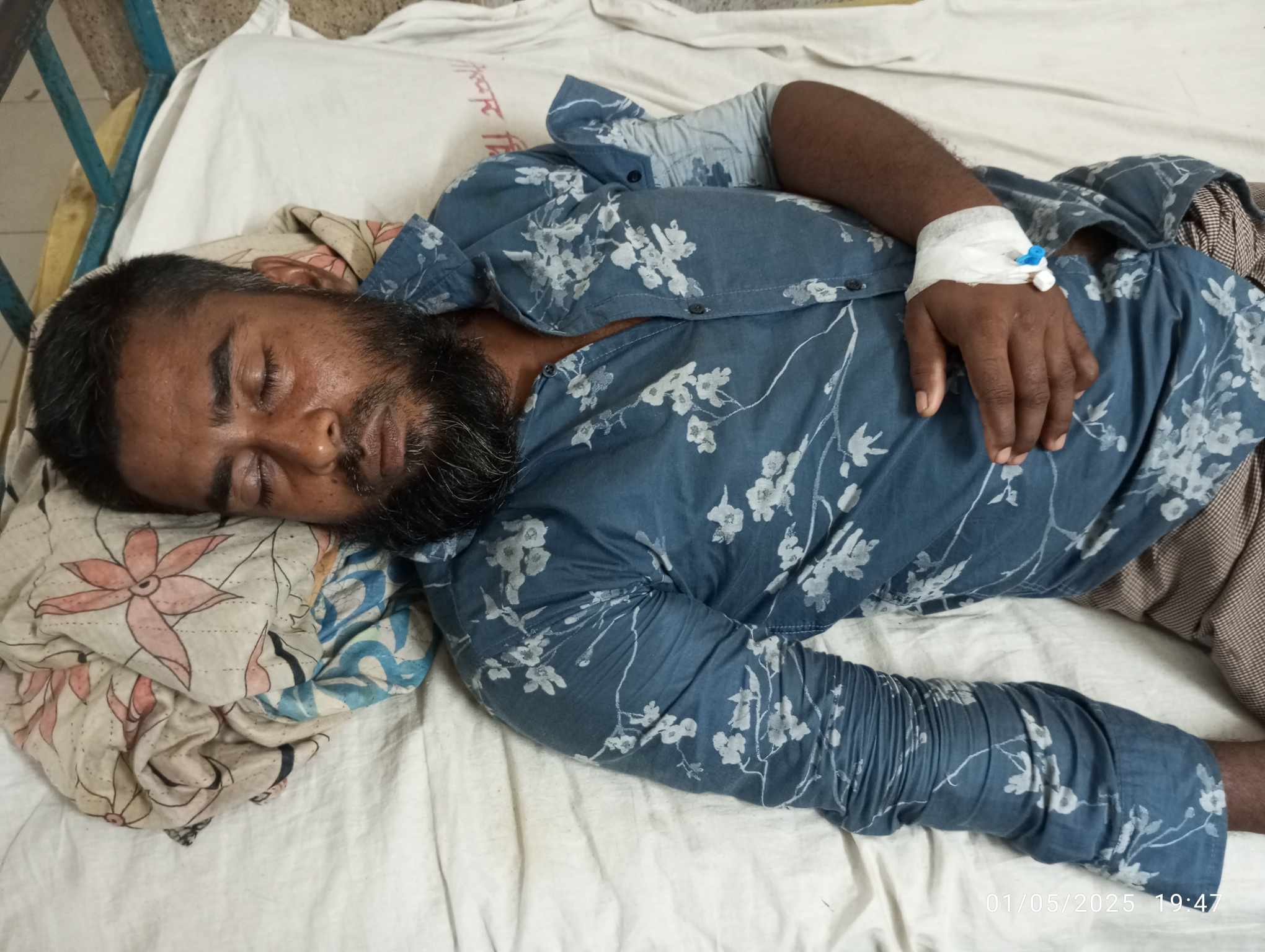 রাঙ্গাবালীতে পানি আনাকে কেন্দ্র করে প্রতিপক্ষের আঘাতে গুরুতর আহত বাবা ও মেয়ে
