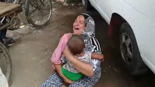 গোপালগঞ্জে ভ্যানের চাকায় ওড়না পেচিয়ে গলায় ফাঁস লেগে গৃহবধুর মৃত্যু