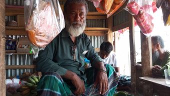 গলাচিপায় চা বিক্রি করে সংসার চলে বৃদ্ধের,  চান্দিনা ভিটা পাওয়ার আশায় ঘুরছেন দ্বারে দ্বারে