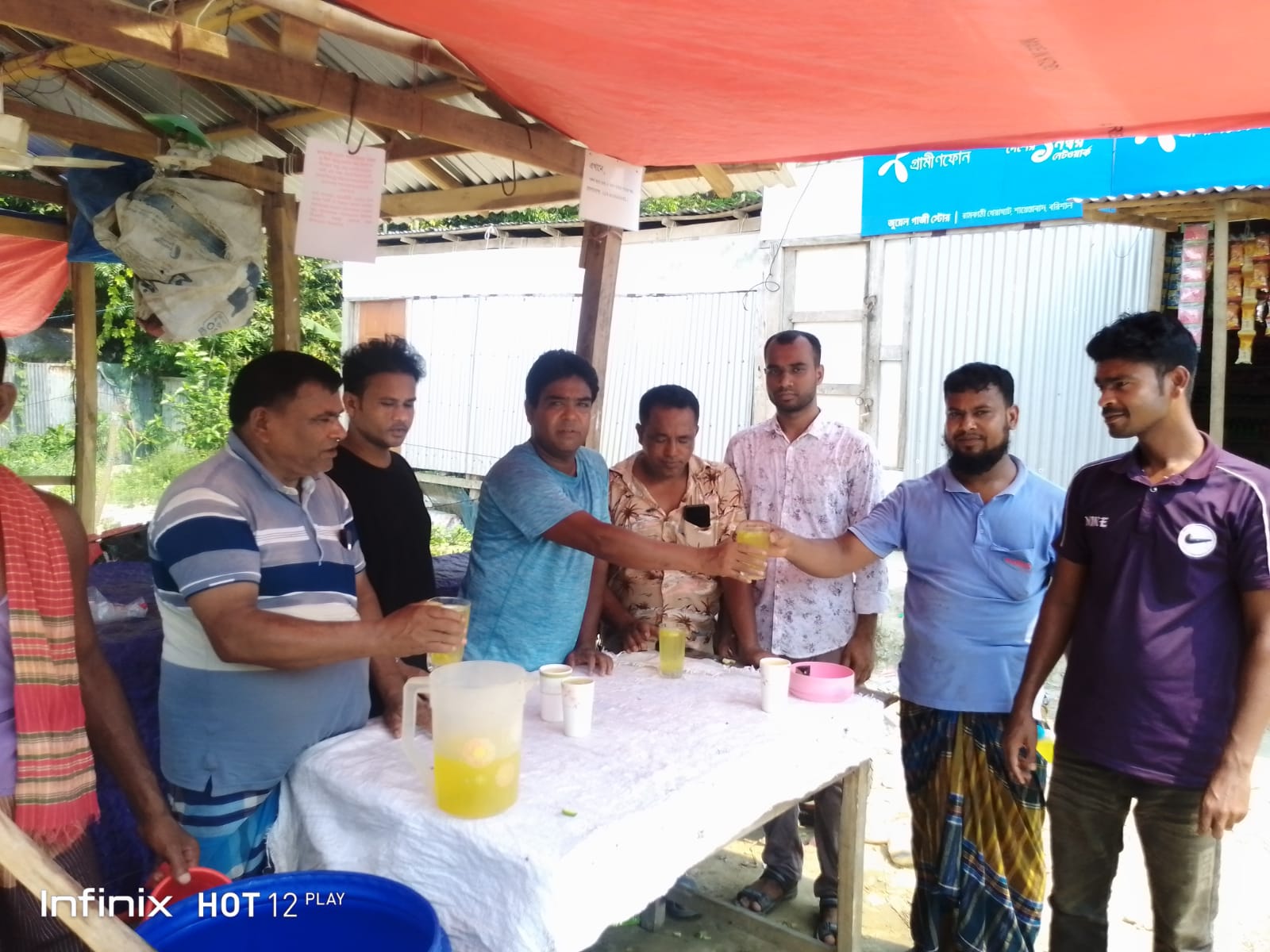 শায়েস্তাবাদ খেয়াঘাটে ঠান্ডা পানি ও সরবত কর্মসূচী
