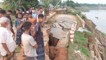 বালাগঞ্জে কুশিয়ারার ভাঙ্গনে নদীতে ধ্বসে পড়েছে সড়ক ও সেতু