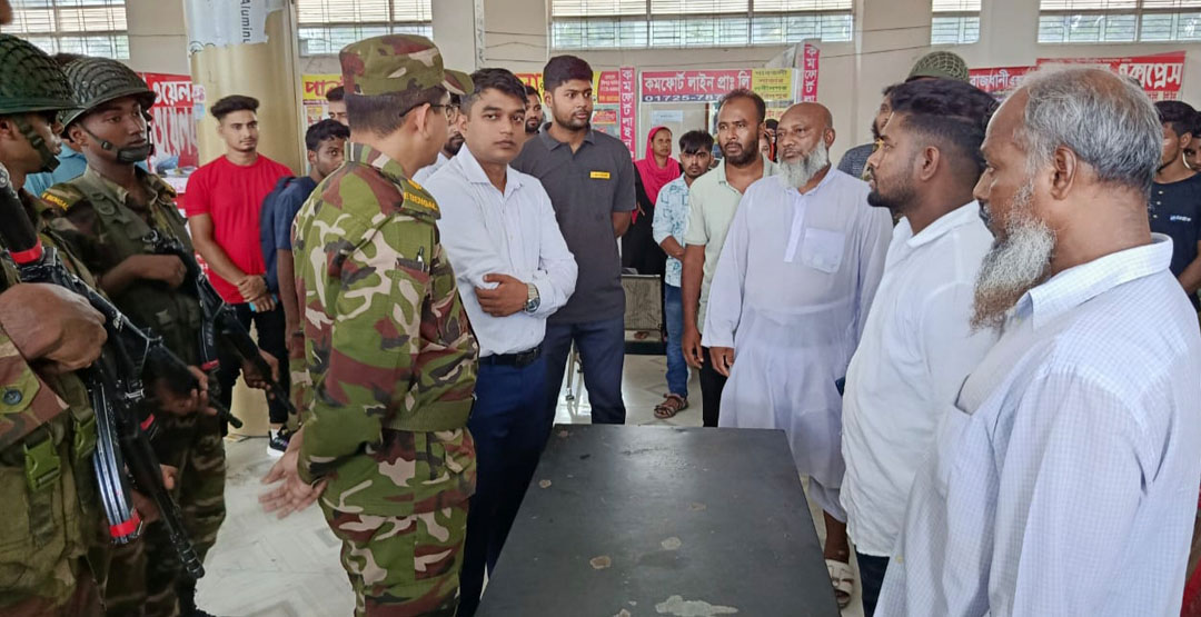 টুঙ্গিপাড়ায় অতিরিক্ত ভাড়া আদায়ে ৫ পরিবহনকে জরিমানা